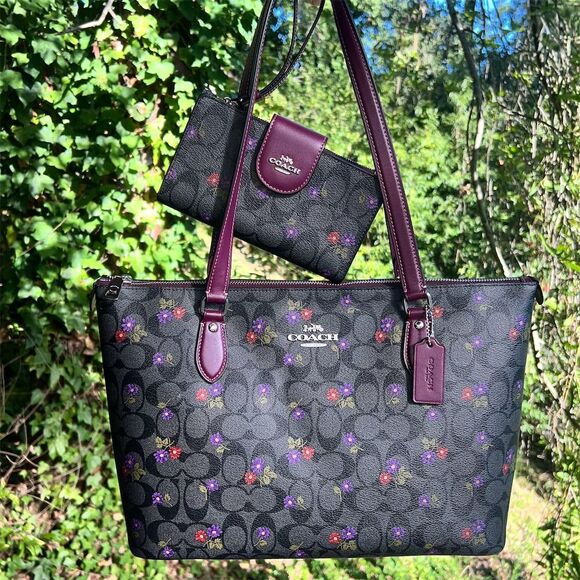 Coach Handbags - COACH Gallery Tote & Phone Wallet Set Limited Edition Country Floral Print